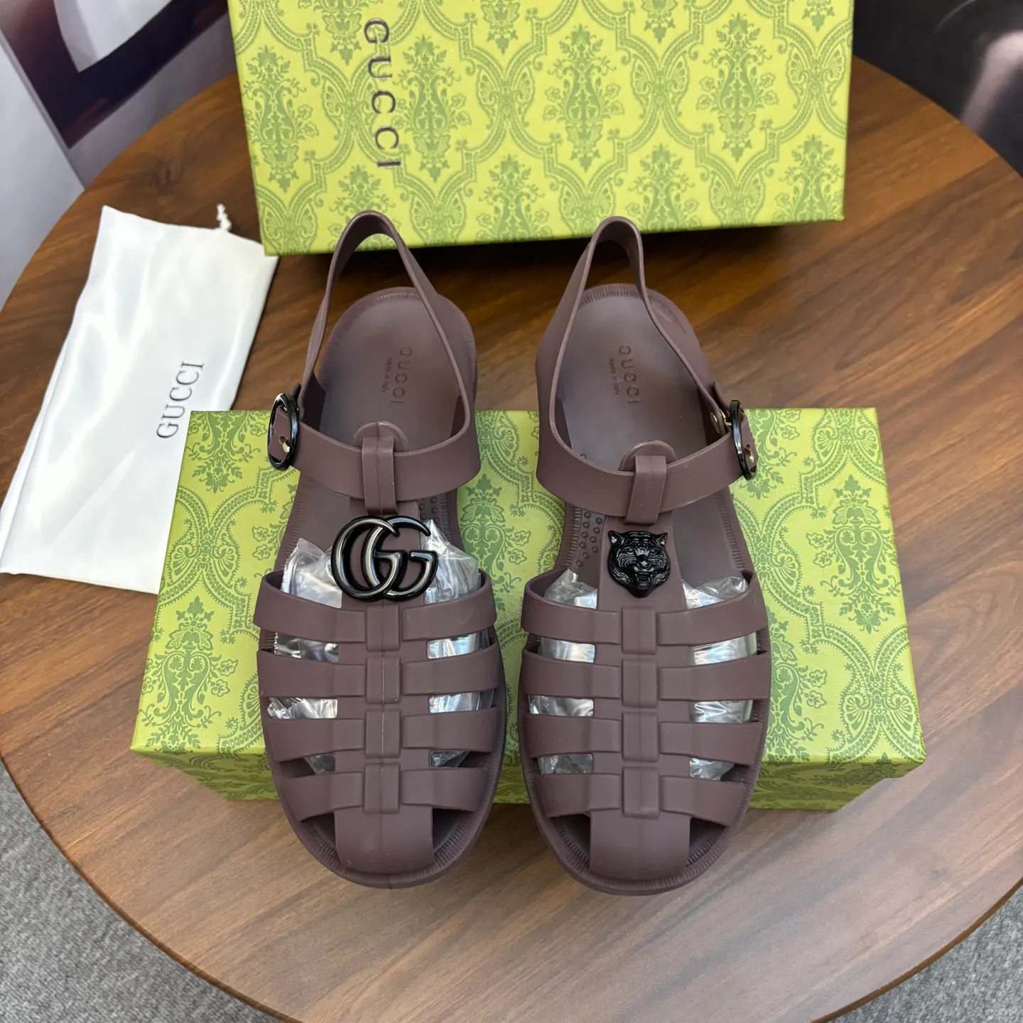 Men's shoes 260💰 [Gucci] Counter quality, top-quality original goods, real photos! Original TPU material, fine workmanship, comfortable; genuine 1:1 replica Size: 36 ~ 46
